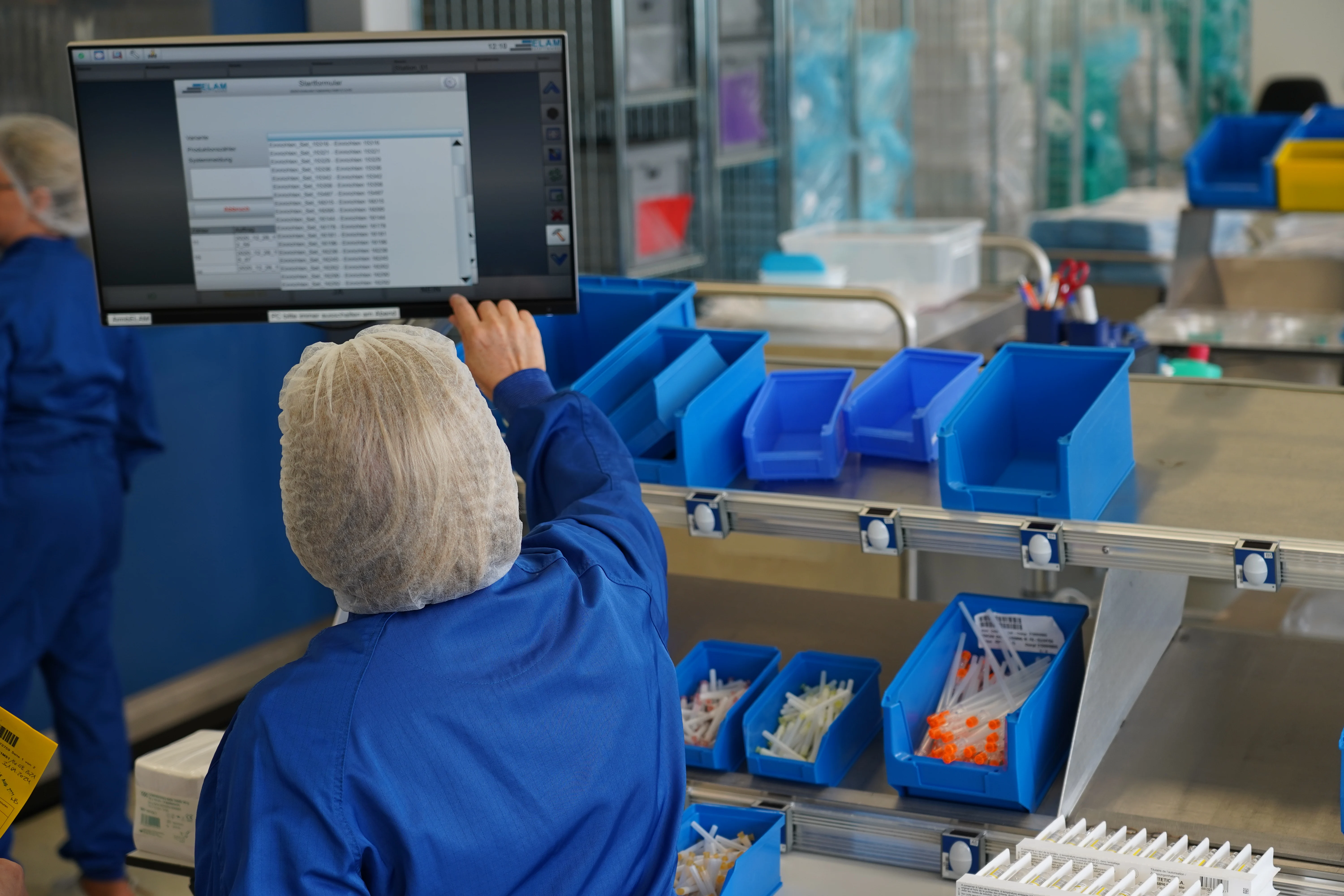 Digital assembly workstation for chemical analysis instruments